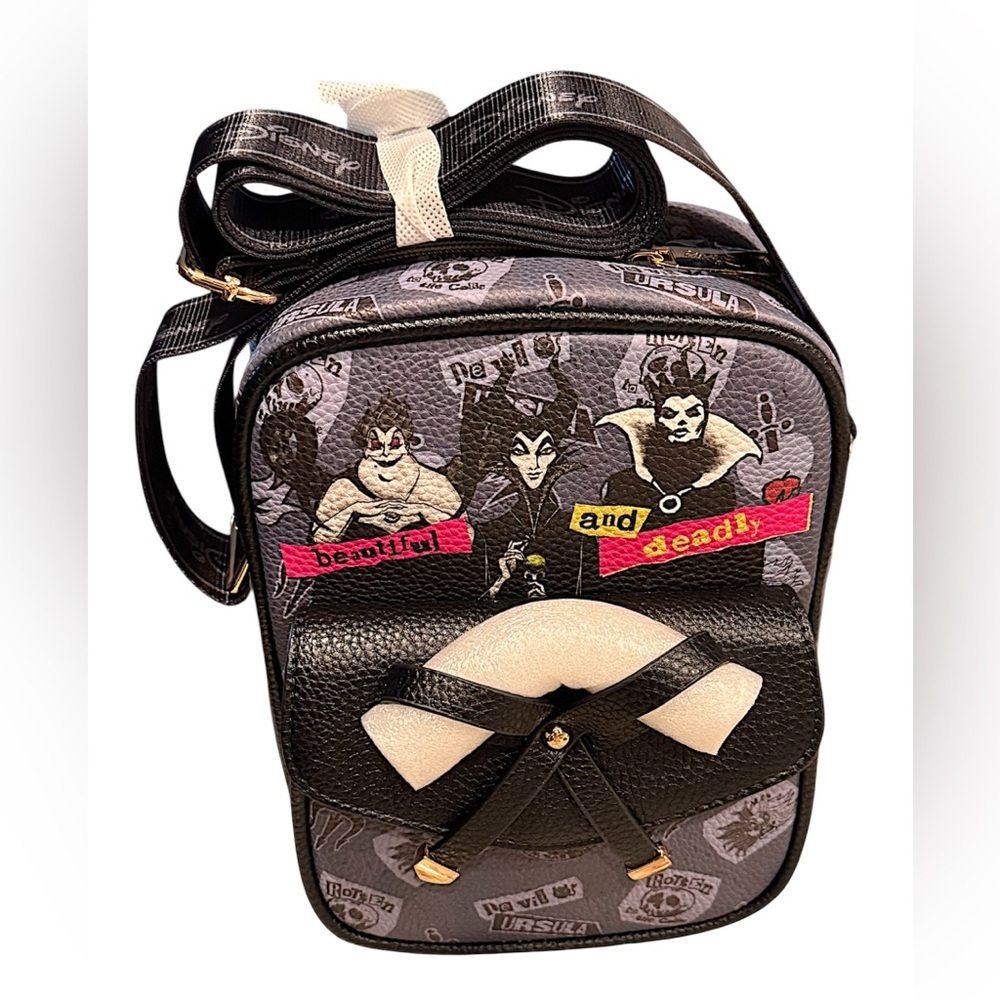 Disney wandapop Villains Crossbody Bag with Black and Gray Design NEW